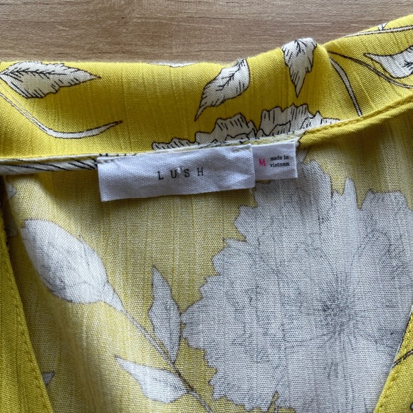 LUSH yellow floral print top - Size M - Picture 14 of 15